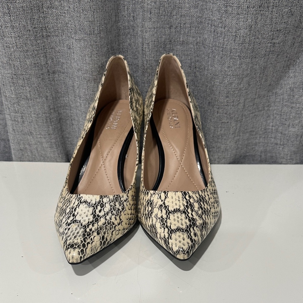 Alfani Black and Cream Snake Print Heels. Size 9